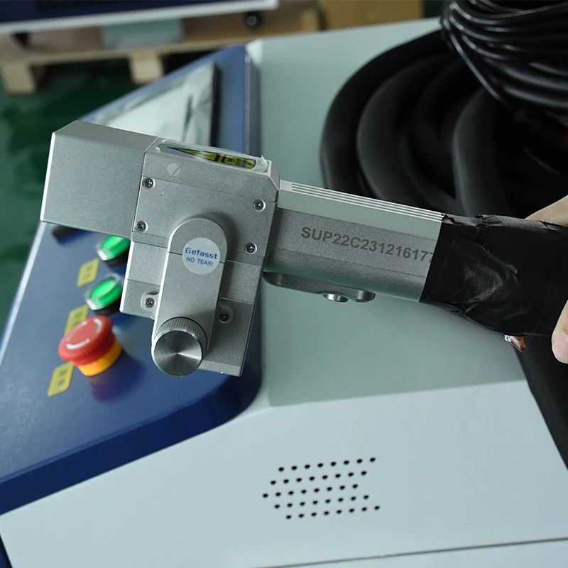 Industrial Laser Rust Removal Machine - Tête de nettoyage laser portative SUP22C,